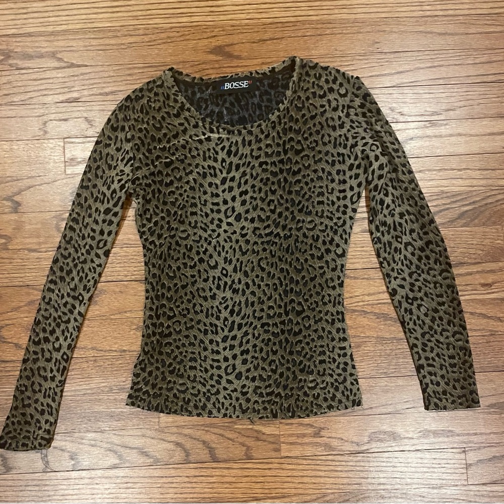 “BOSSE” long sleeve leopard print top